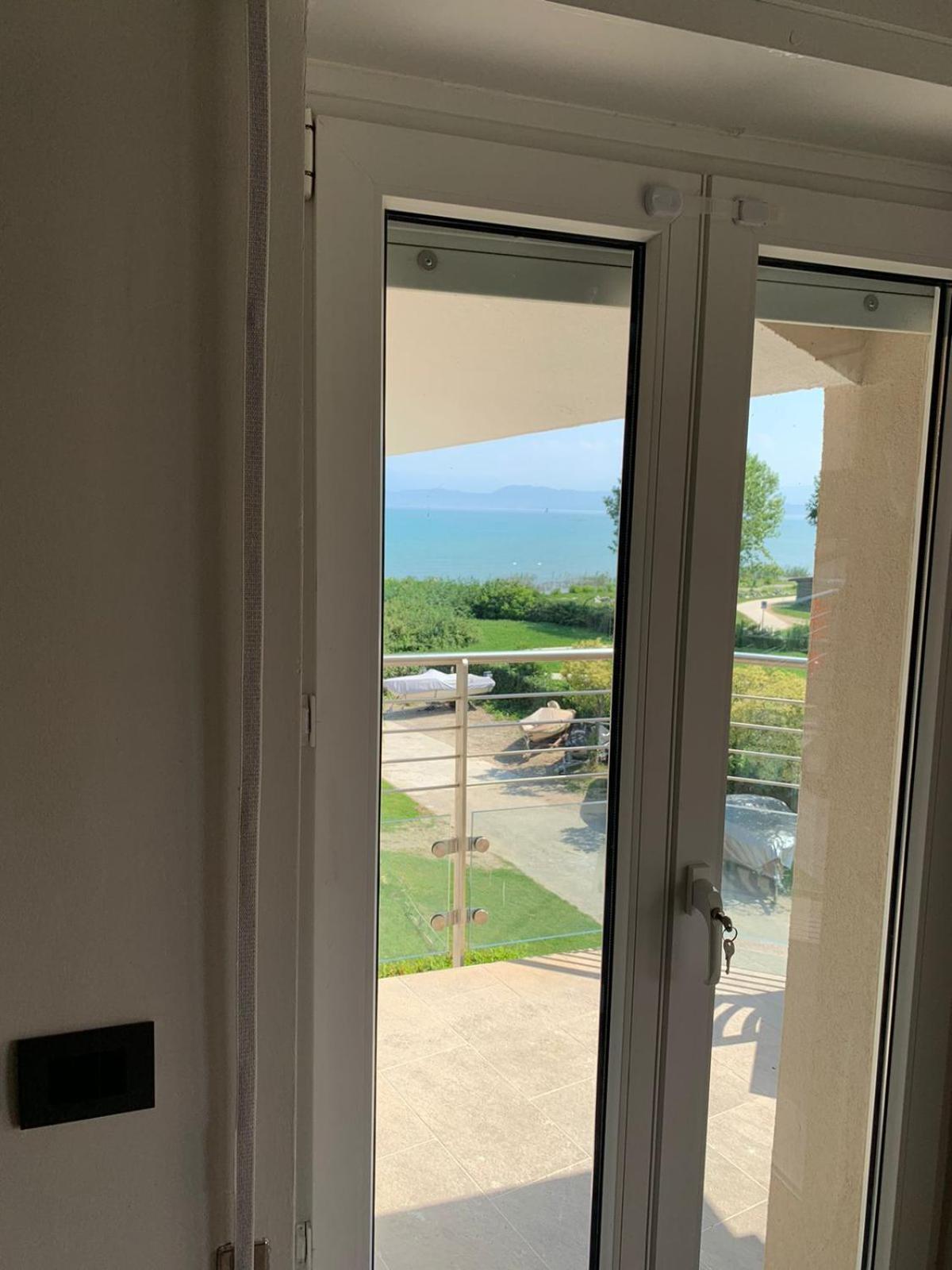 Seeblickwohnung Sirmione - Fronte Lago Mit Privatsteg Exteriér fotografie