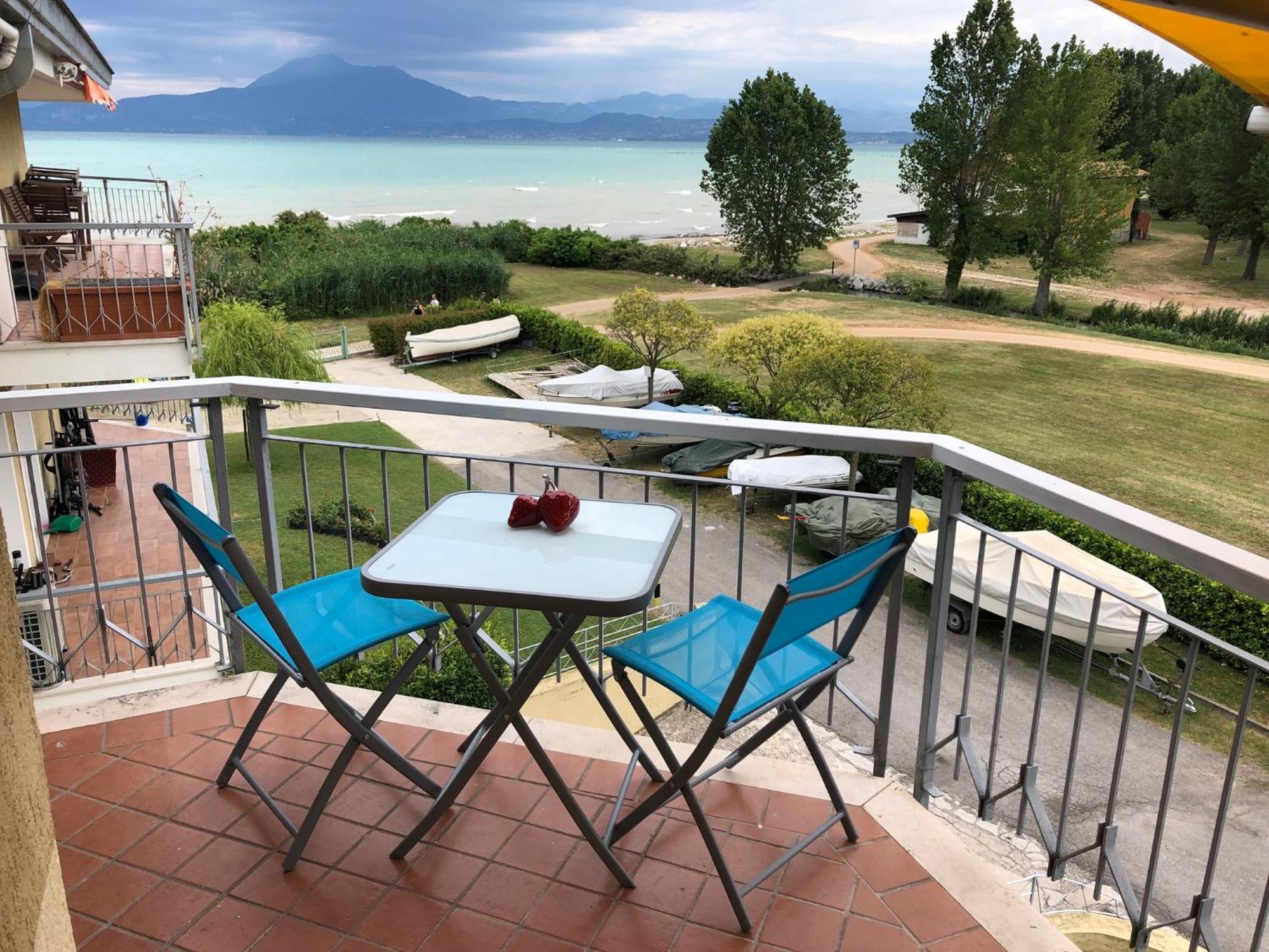 Seeblickwohnung Sirmione - Fronte Lago Mit Privatsteg Exteriér fotografie